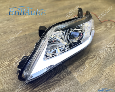 Фары Toyota Camry 40 в стиле Lexus бегающие (светлые)