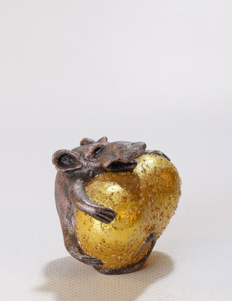 Сувенир " Год Крысы" с золотым сердцем