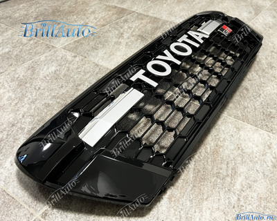 Решетка радиатора Land Cruiser 200 2007-2015 в стиле 300 GR Sport