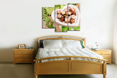 Модульная картина "Конфеты в вазе"