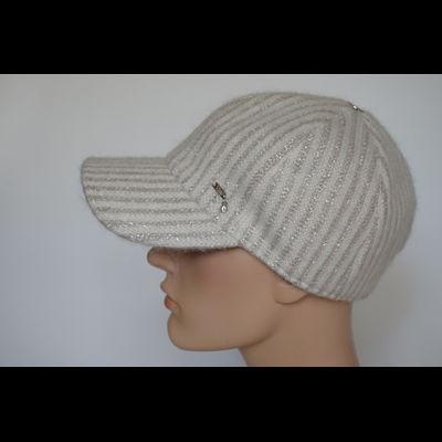 Зимняя женская бейсболка Vizio Италия 1001 VE белая