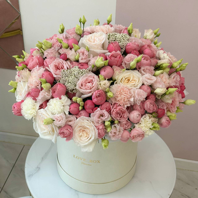 Букет в шляпной коробке микс цветов MAXI №5