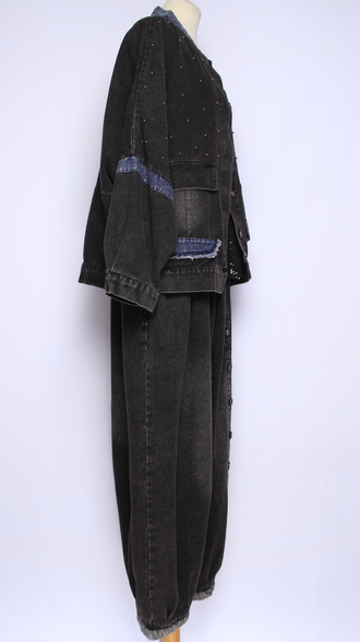 Джинсовка-бомбер "Металлические бусины" синяя, черная р.48-54