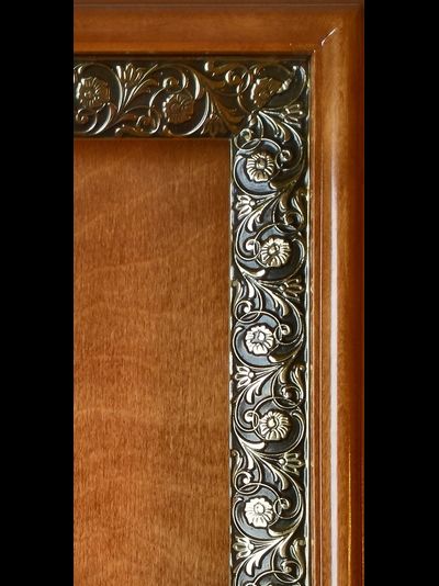 Киот деревянный с басменной рамой для иконы формата 17,5х21см.