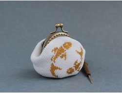 Монетница "Зодиак" Набор для вязания крючком с бисером от Ирины Рудевич - РЫБЫ (белый)