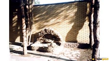 Забор из облицовочного кирпича Брик Филд с элементами имитации природного камня