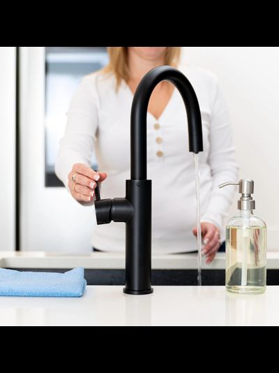 Система мгновенного кипячения воды с газацией и охлаждением 5в1 AQUAHOT ASPEN BM (матовый черный)