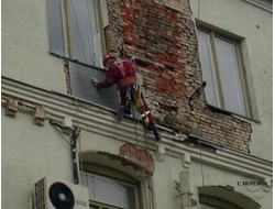 Ремонт кирпичной кладки альпинистами