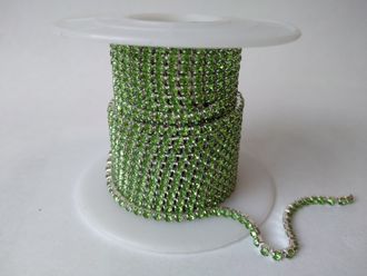 стразовая лента 2 мм св.зеленый в серебре