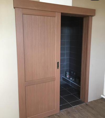 OPTIMA PORTE/ TURIN 502.21 ОРЕХ КЛАССИЧЕСКИЙ/ САТИН СВЕТЛОЕ. ПОЛОТНО ОСТЕКЛЕННОЕ