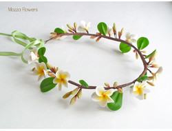 Веночек с плюмерией.