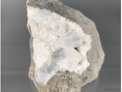 Целестин, кальцит. Северная Осетия. Россия. 54*55*40мм