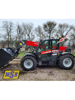 Стекло левое на Massey Ferguson TH7038