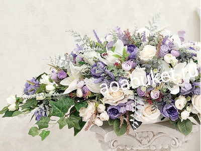 горизонтальная композиция из искусственных цветов на камин Лазурит № УНС051