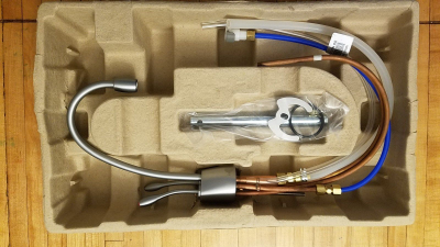 Смесители Аквахот серии HC1100 в цвете