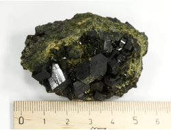 Эпидот, сросток кристаллов, Перу (55*42*32 мм, 101 г) №35868