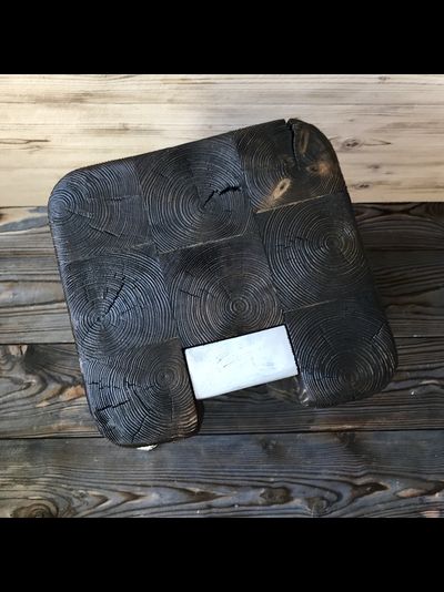 столик-пень в черной тонировке