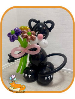 Фигура «Котик с цветами»