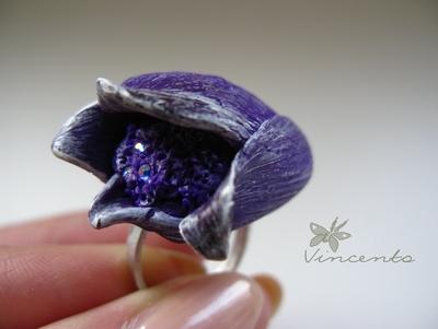 Кольцо "Цветок Сумерки". Кольцо в виде волшебного цветка со стразами Сваровски