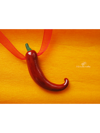 Красный перец чили. Авторская подвеска из полимерной глины