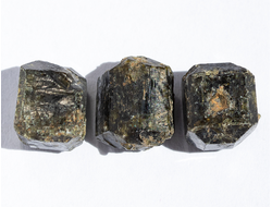 Вилуит, кристалл, в ассортименте, Якутия (9-11 мм, 1,3-1,6 г) №18718