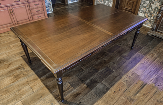 Большой стол обеденный из дуба с 8 ящиками.