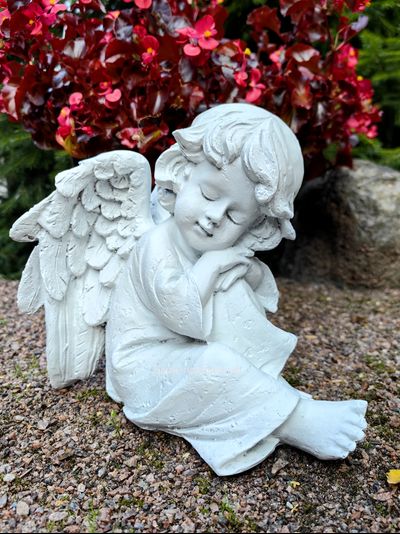 Ангел, спящий на коленке  24*20см   0,8 кг   полистоун Россия 1178//085011