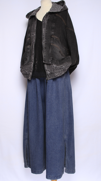 Джинсовка-бомбер "КАПЮШОН" синяя, черная р.48-54