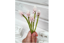 Работа Марии (wool_and_flowers). Использован молд "Мускари"