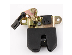 Нижний замок крышки багажника  замок защелка на Volkswagen  Фольксваген VW Passat B5 VAG Замок