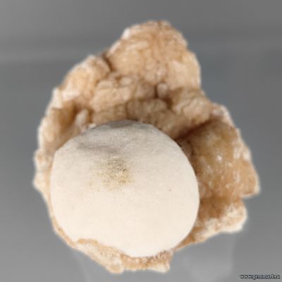 Стильбит, морденит. Индия. 65*60*55мм