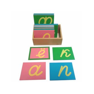 Трехцветные шероховатые буквы-прописные наклонные