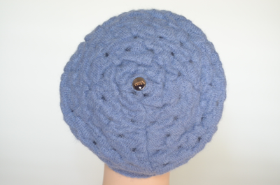 Голубой женский берет
