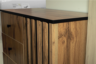 Гостиная ЛИБЕРТИ - Комод 51.05 (опора 20мм) Дуб Вотан/Черный