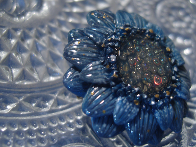 "Каллистефус Галактика", мини брошь с космическим цветком