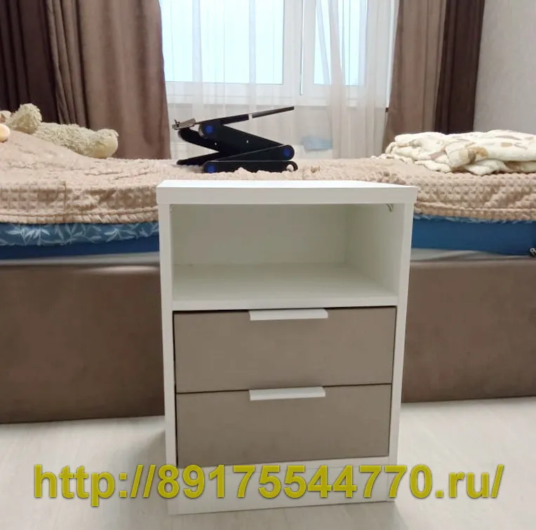 010 Тумба с двумя ящиками
Фасады: ЛДСП Egger Серый камень U727 ST9
Корпус: ЛДСП Egger Белый Премиум W1000 ST9
