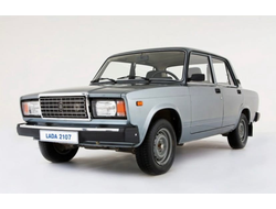 Чехлы на Lada 2107