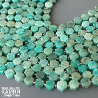 Амазонит яркий шестигранники 8,2x8,5 мм, цена за нить 19 см