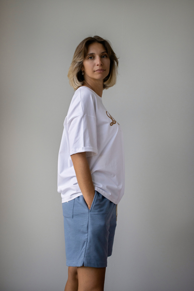 Женский костюм бело-голубой "Дари"