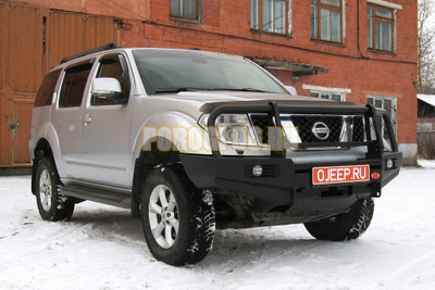 Передний силовой бампер серии Трофи на Nissan Pathfinder III 2004-2010 (02.012.01)