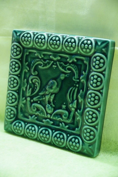 Соловей (керамическая плитка)