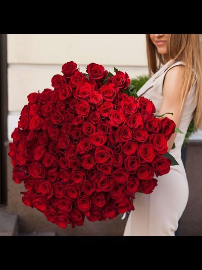 БУКЕТ ИЗ 101 МЕТРОВОЙ ГОЛЛАНДСКОЙ РОЗЫ