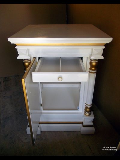 Жертвенник белый с золотом