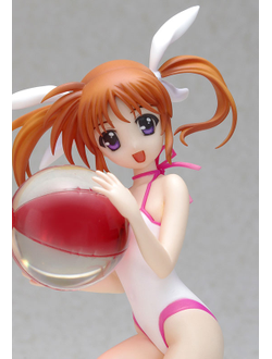 Фигурка 1/10  Наноха Такамати (Takamachi Nanoha Swimsuit Ver.)