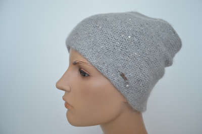 Серая меланжевая шапка женская