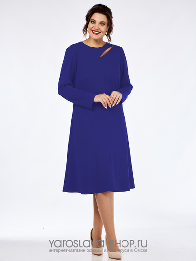 Стильное трикотажное платье синего цвета