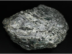 Актинолит в белом тальке, необработанный, дикий образец, Россия, Северный Кавказ, КЧР (145*110*60 мм, 1613 г) №37779