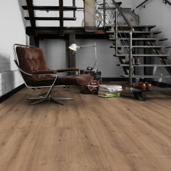 Ламинат Wineo Дуб Португалия светло-коричневый LA218LV4 в интерьере гостиной