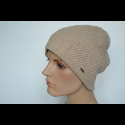 Вязаная шапка бежевая Vizio Италия 106 CY