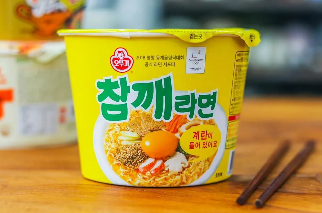 Лапша jin jjambbong ramen. Корейская лапша кимчи рамен. Рамен со вкусом. Лапша ottogi sesame ramen 110г. Рамен со вкусом.